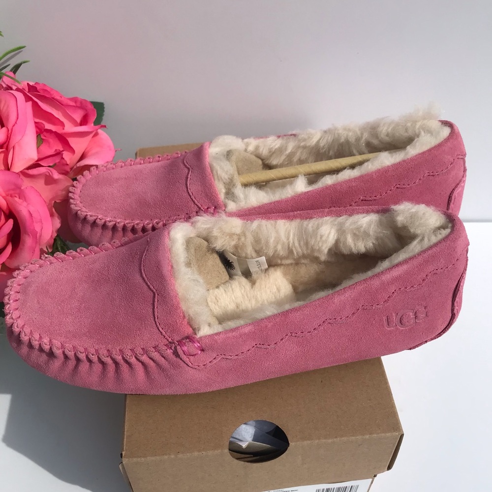 UGG Scalloped Moc - Picture 8 of 10